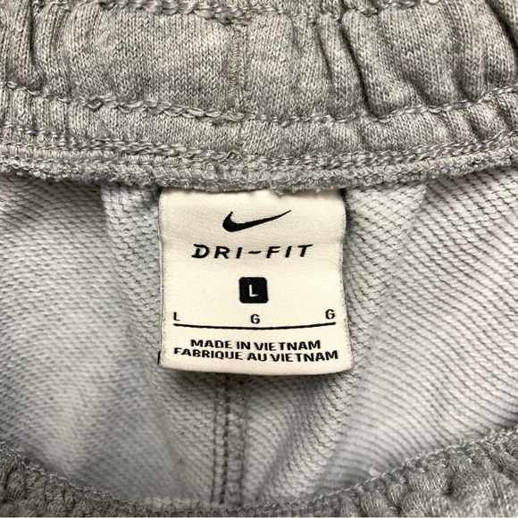 Nike Standard Issue Sweat Shorts Size L Grey Basketball French Terry Zip Pocket - Picture 11 of 12